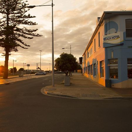 Beach Hotel Burnie Bagian luar foto