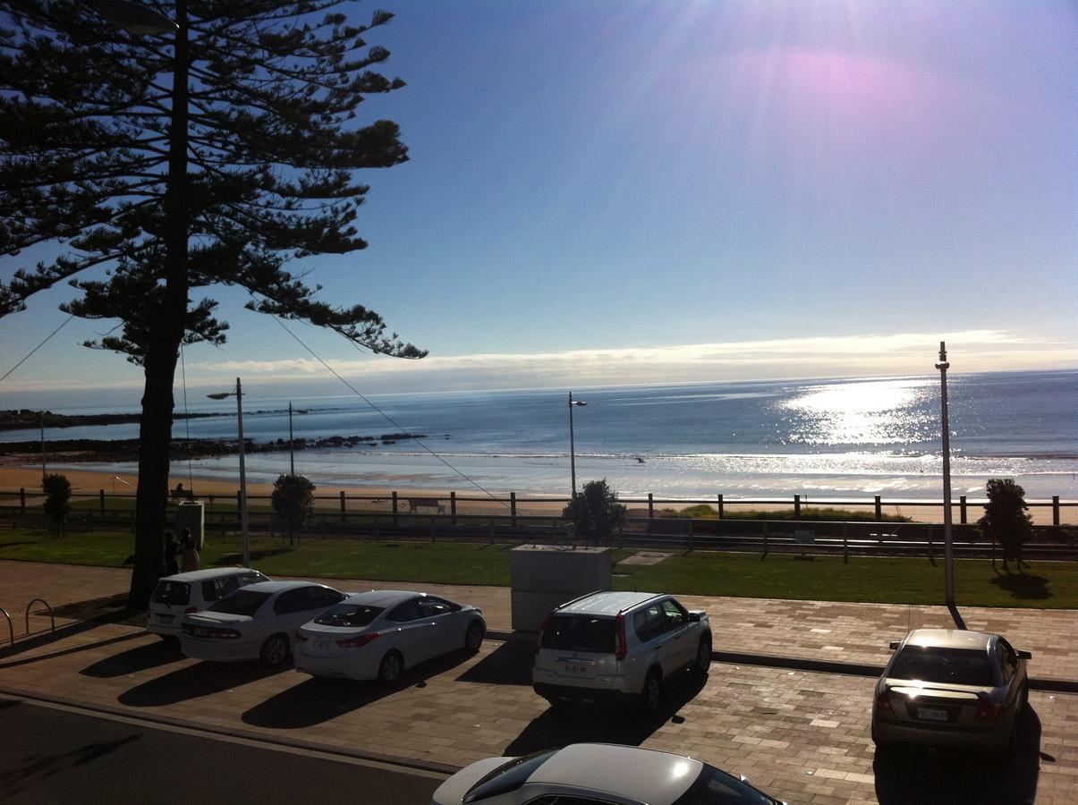 Beach Hotel Burnie Bagian luar foto