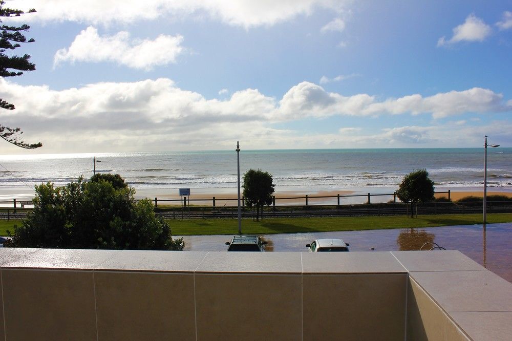 Beach Hotel Burnie Bagian luar foto